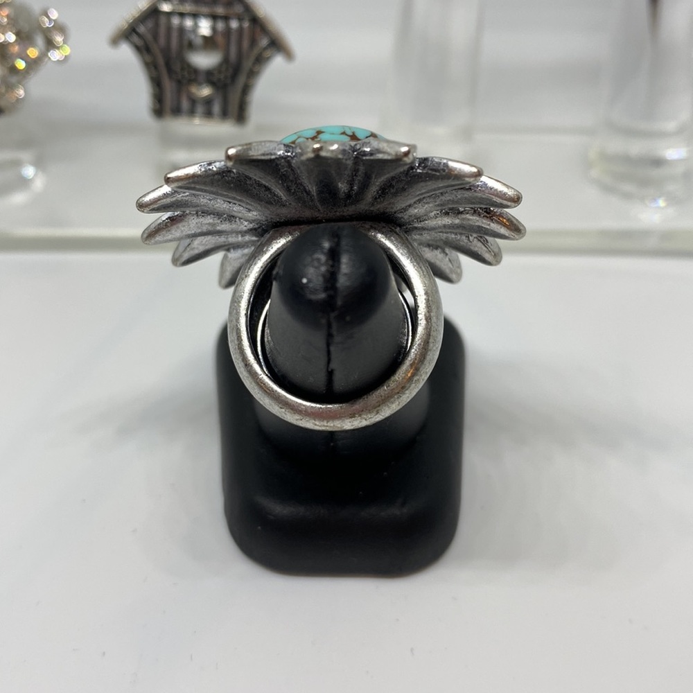 Four Fashion Jewelry Lucky Brand rings gently used - Picture 4 of 12